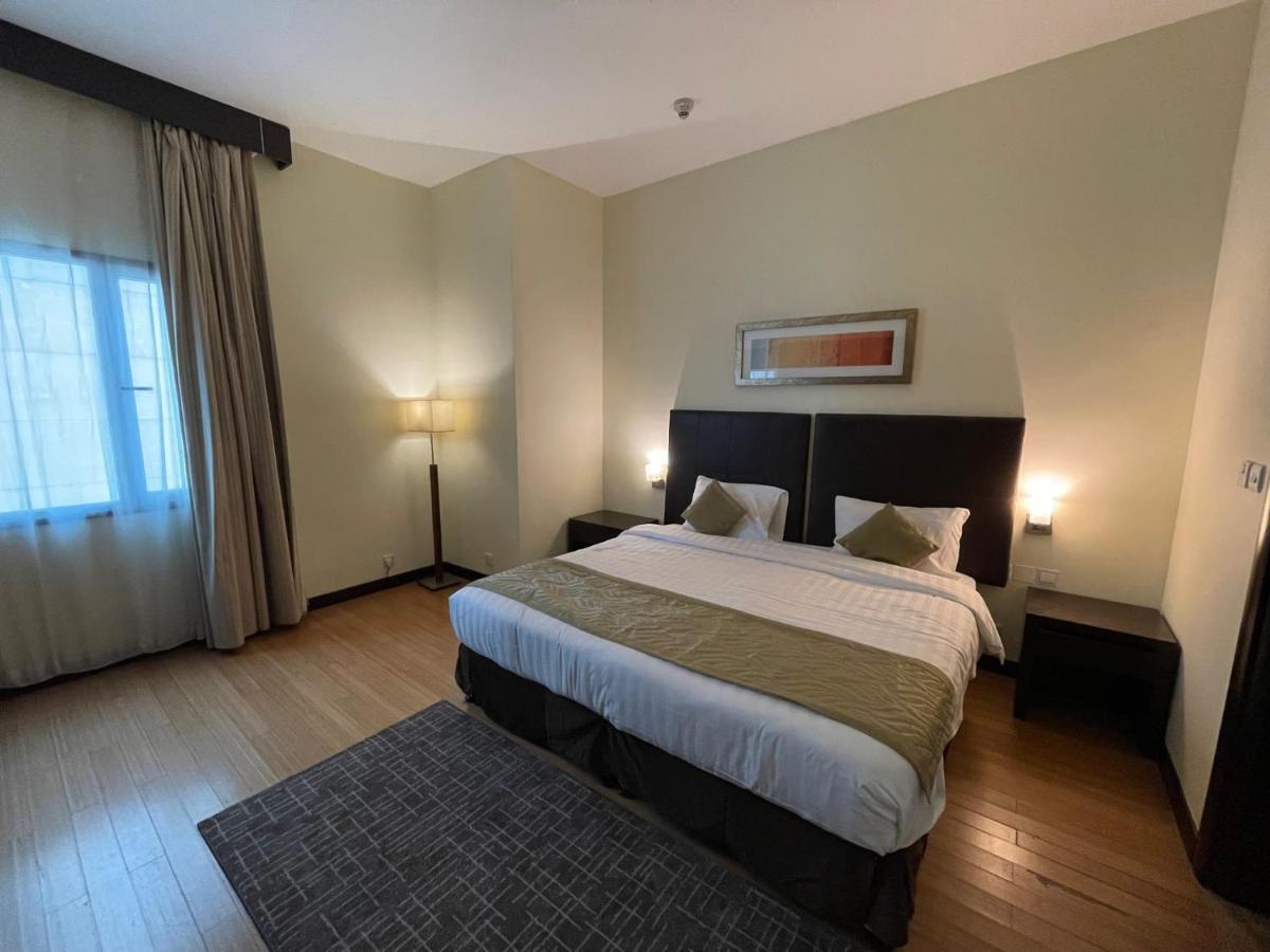 Tulip Creek Hotel Apartments Dubaj Kültér fotó