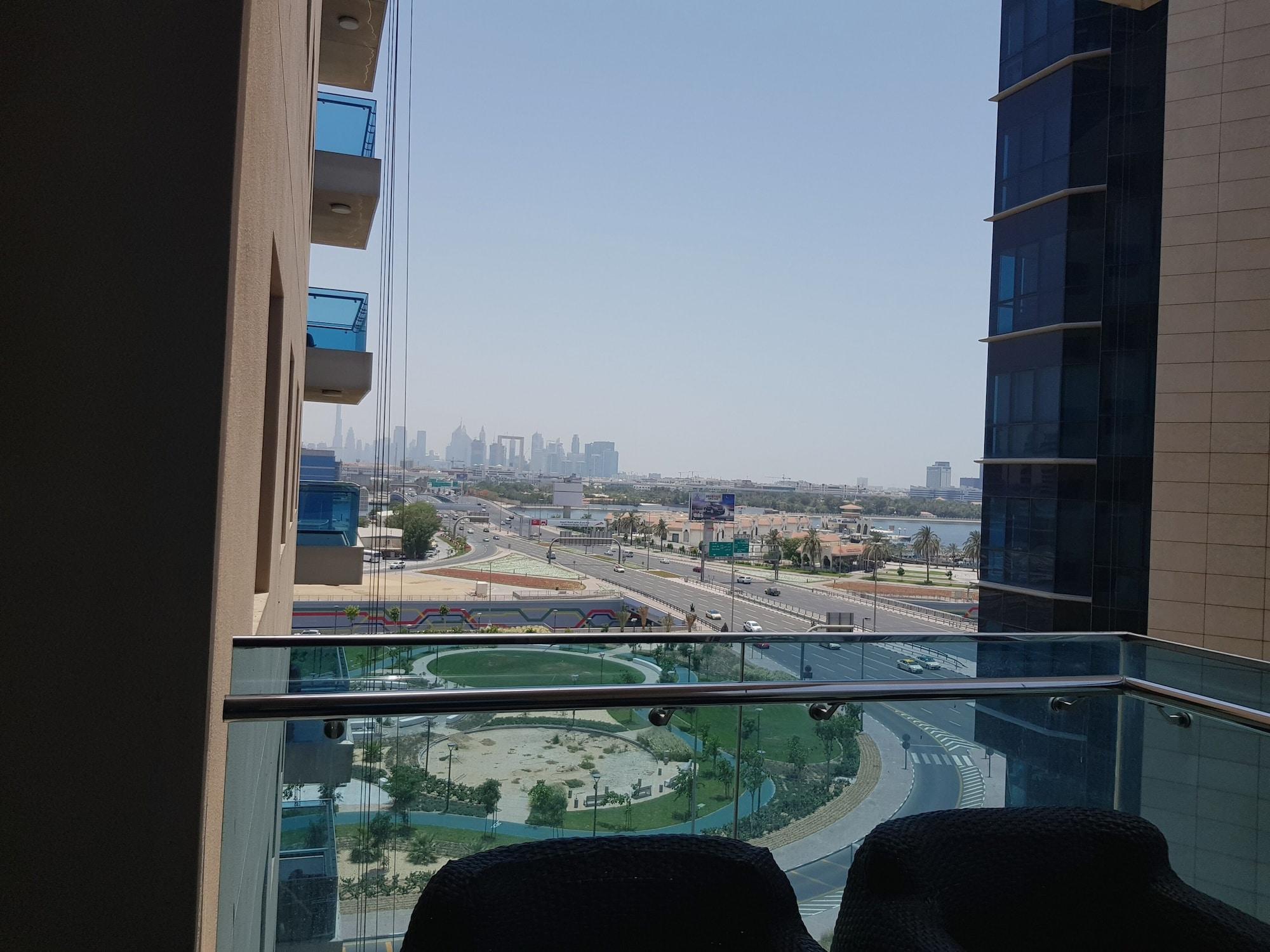 Tulip Creek Hotel Apartments Dubaj Kültér fotó