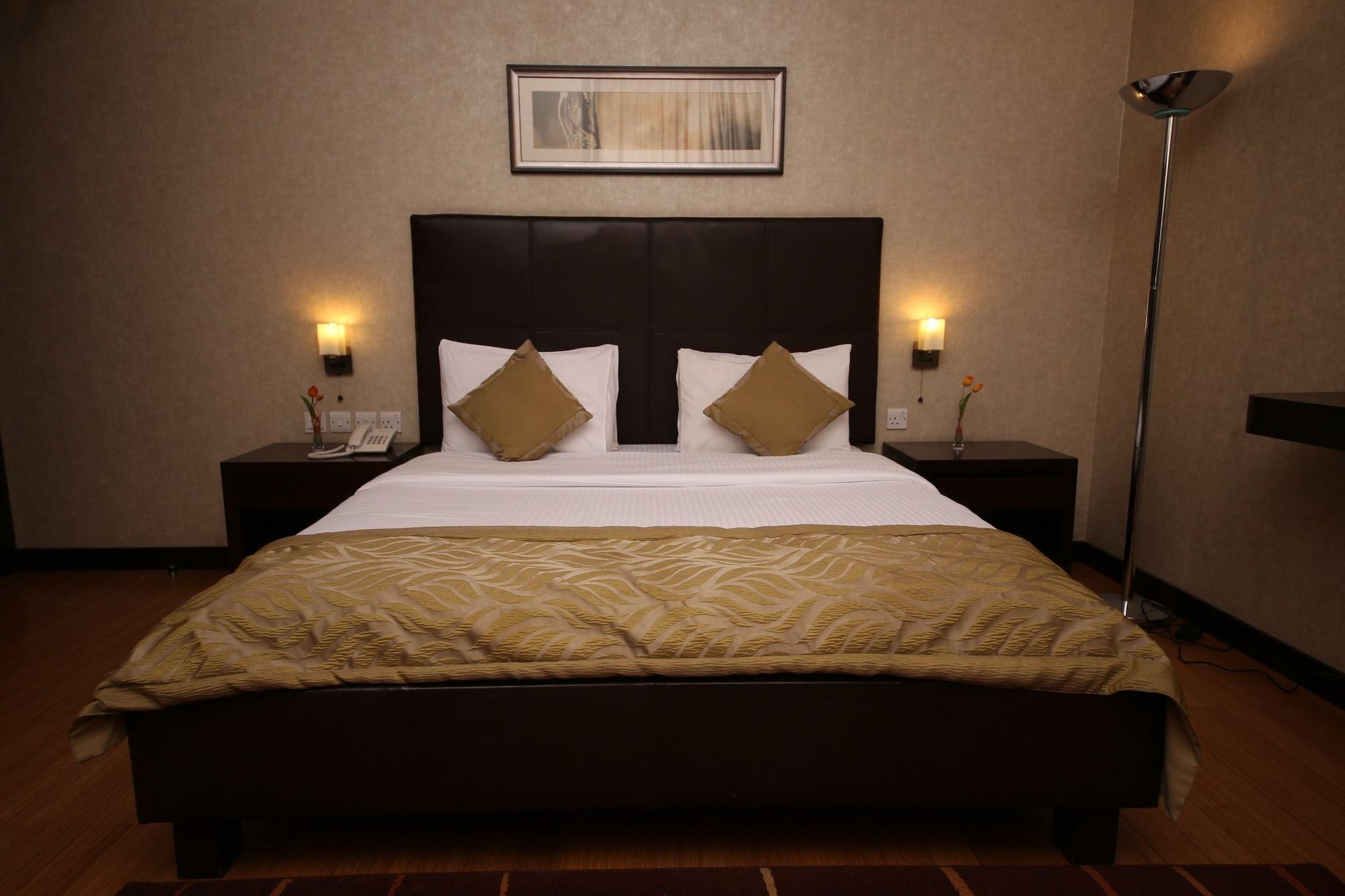 Tulip Creek Hotel Apartments Dubaj Kültér fotó