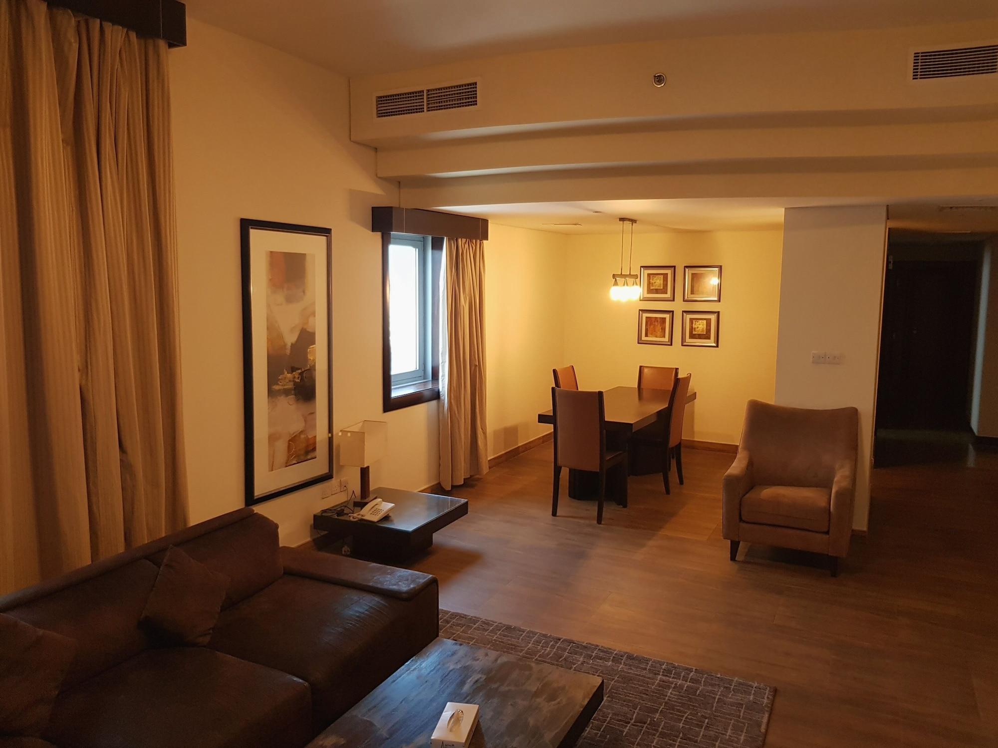 Tulip Creek Hotel Apartments Dubaj Kültér fotó