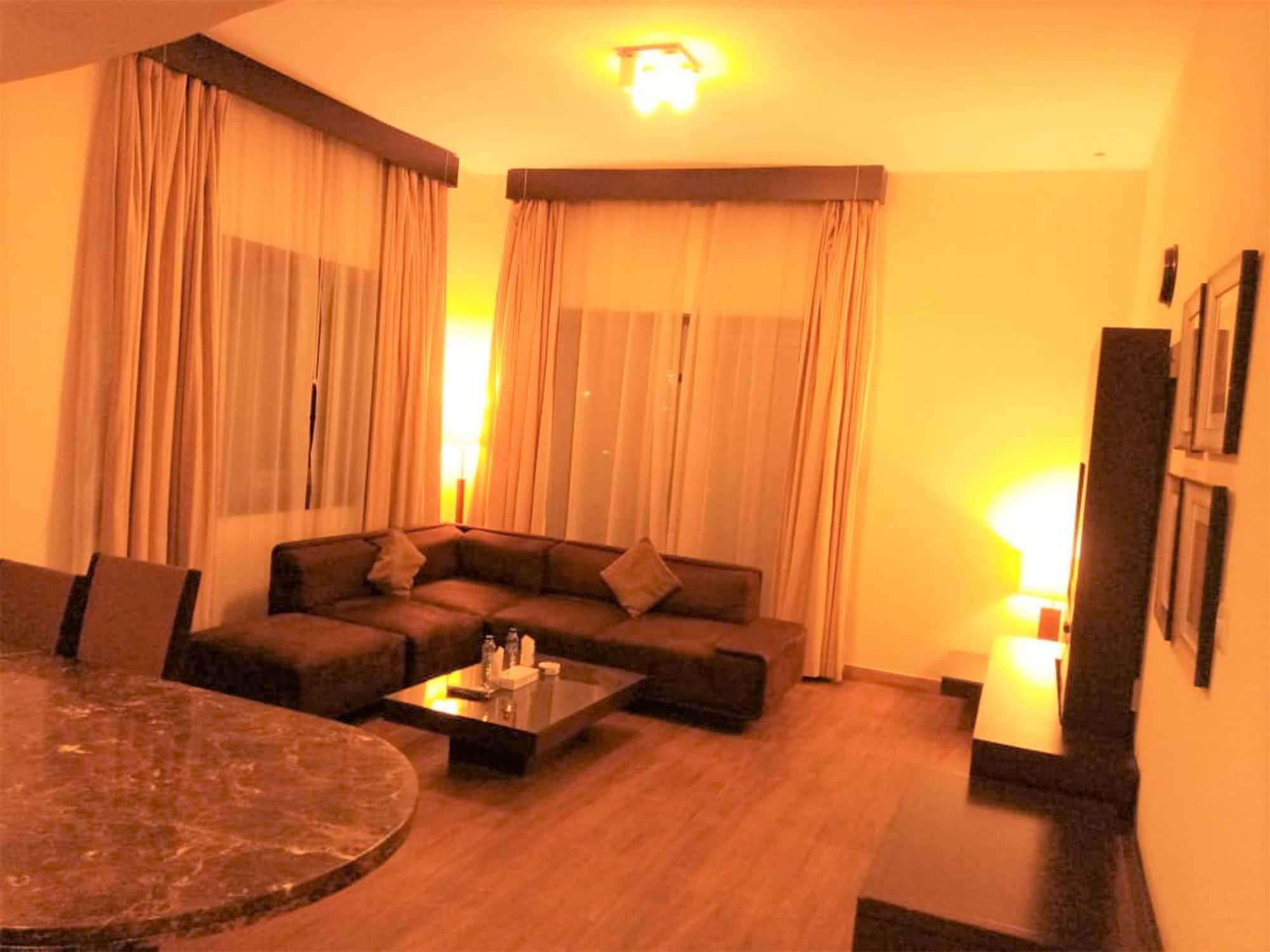 Tulip Creek Hotel Apartments Dubaj Kültér fotó
