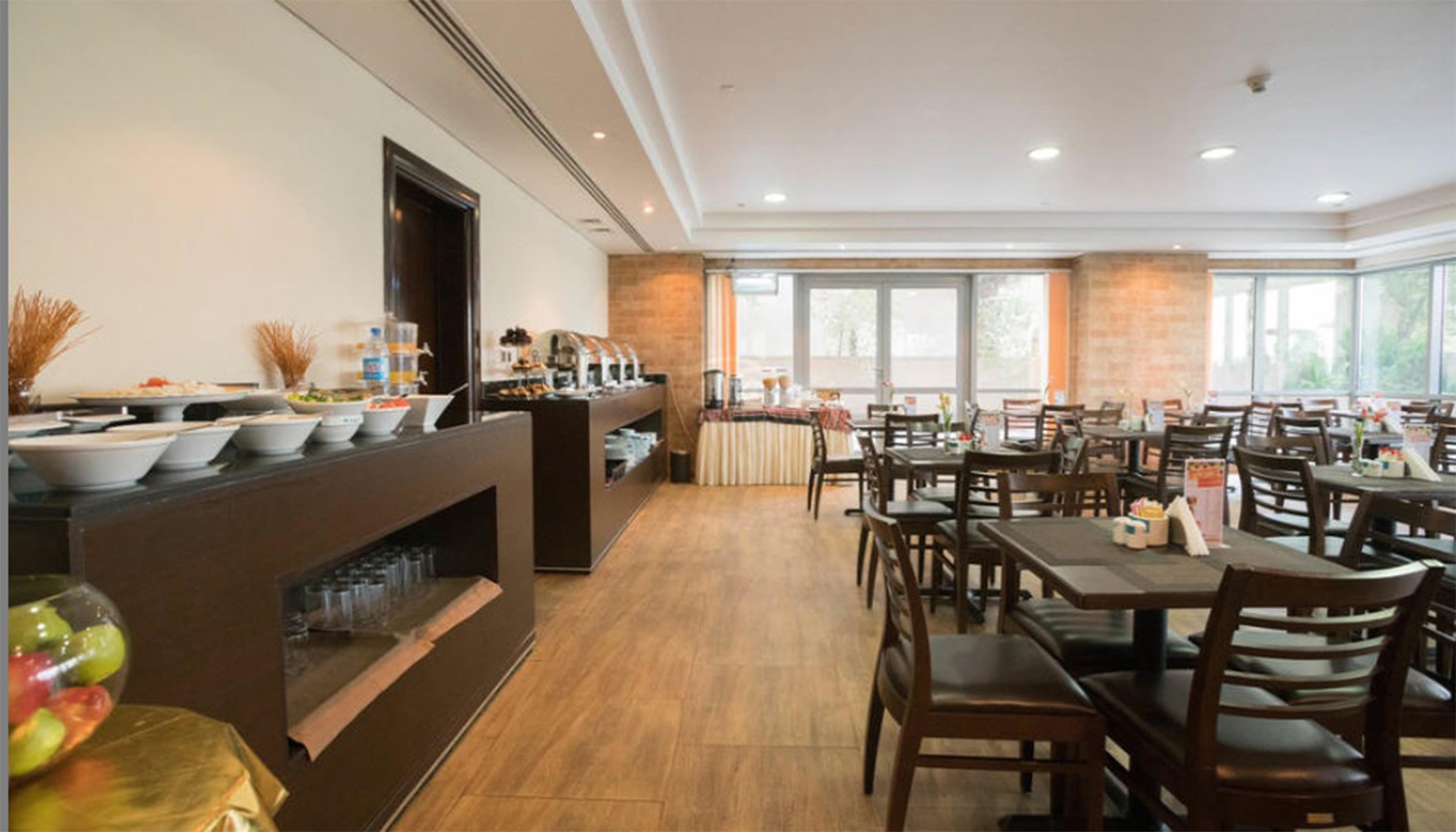 Tulip Creek Hotel Apartments Dubaj Kültér fotó