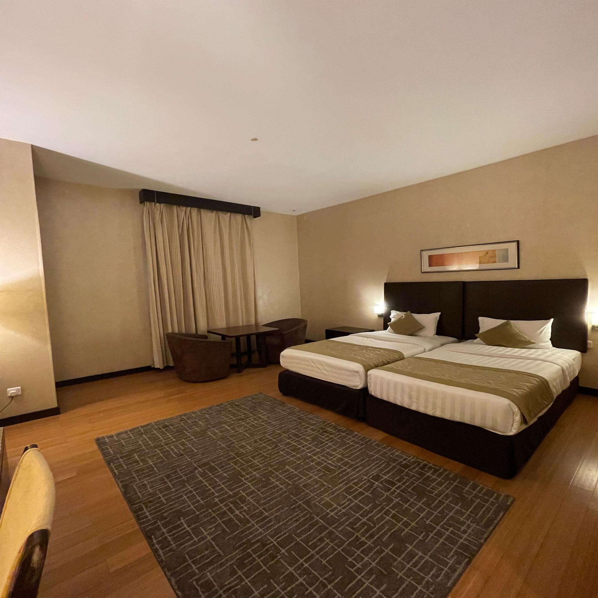 Tulip Creek Hotel Apartments Dubaj Kültér fotó